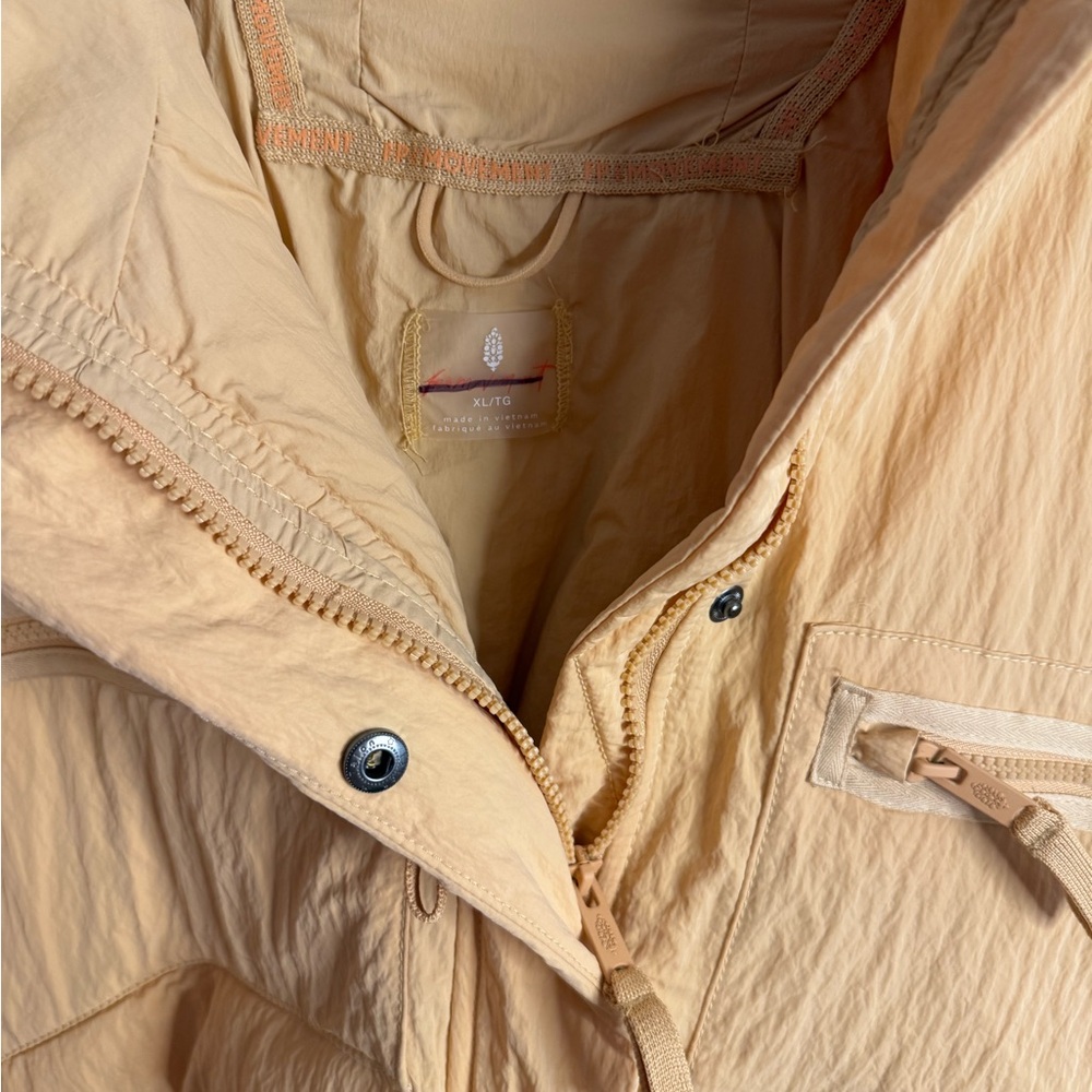 NWOT FP Movement by Free People Billie Boxy Insulated Lightweight Jacket - Picture 6 of 6